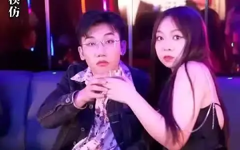 《龙王蒙圈这个反派开了挂》：爆笑反转！龙傲天变龙傲娇，反派逆袭之路！