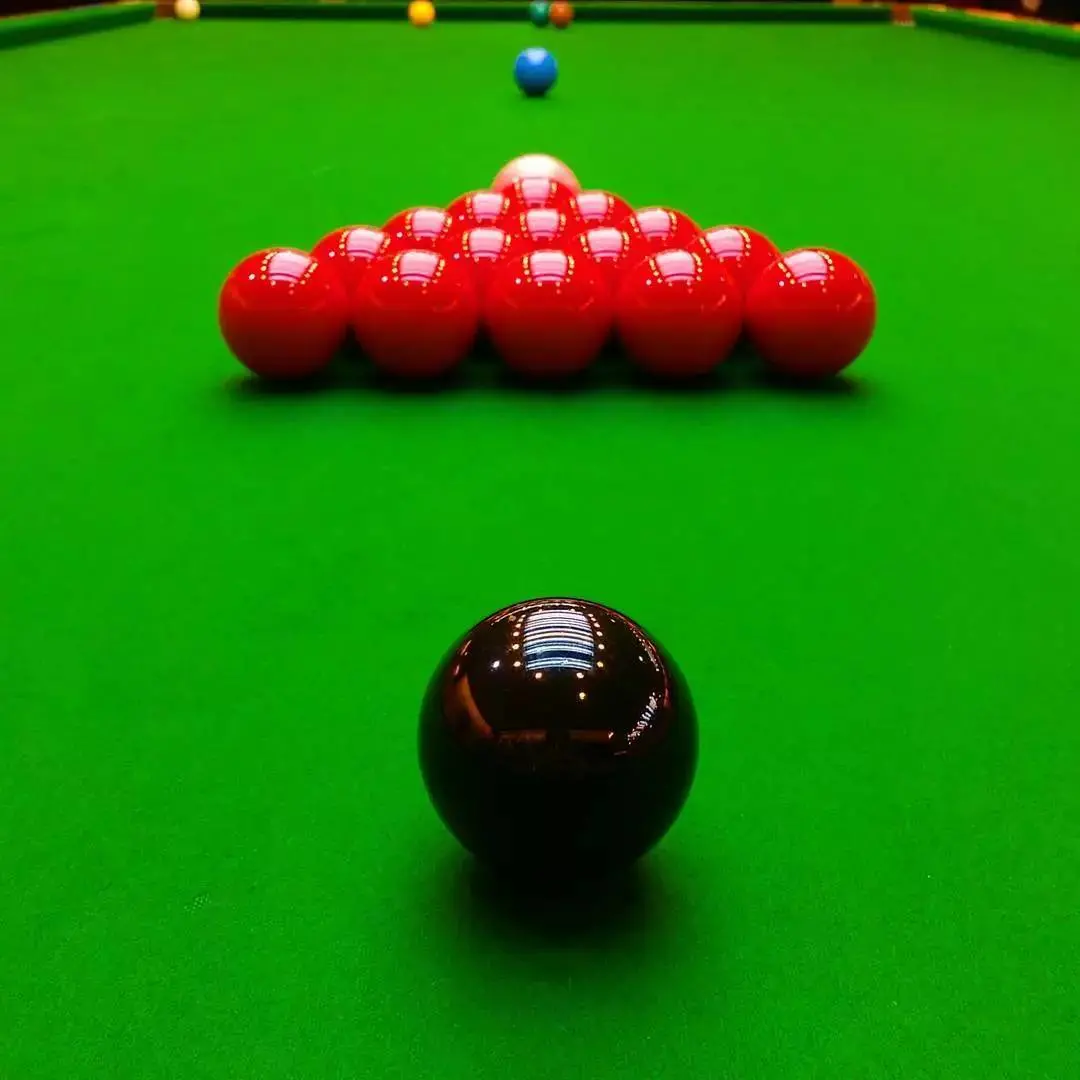 丁俊晖英格兰公开赛激战刘宏宇：第四轮巅峰对决，谁将晋级？